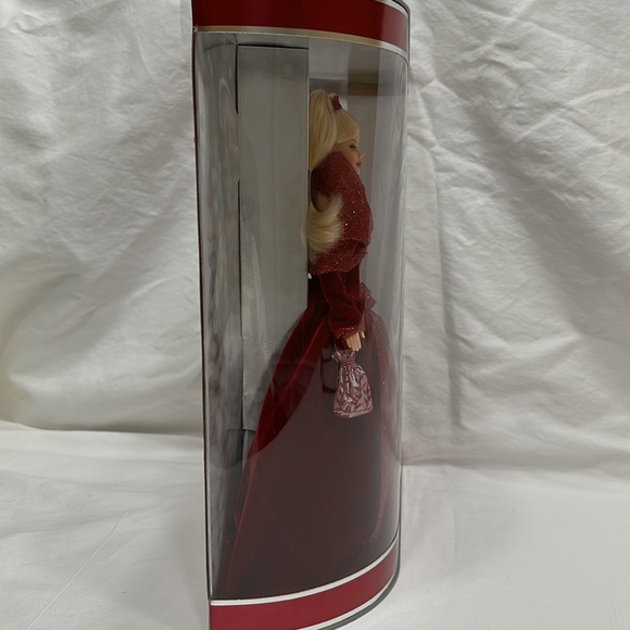 Holiday Celebration Barbie - Picture 8 of 9